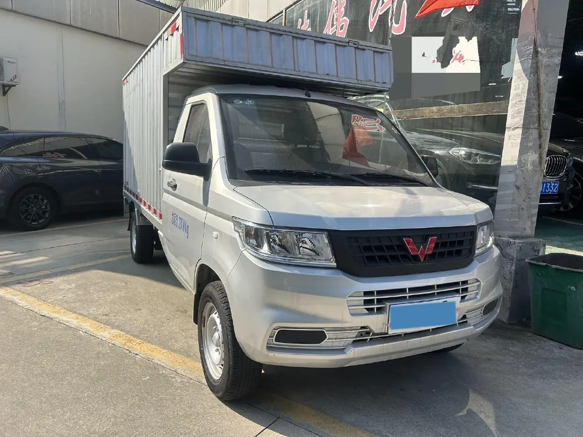 2020 WuLing RongGuang New Truck Special 1.8L 125HP L4 5MT,autocango,china used car exporter,china ev exporter,chinese used car exporter,chinese used ev exporter
