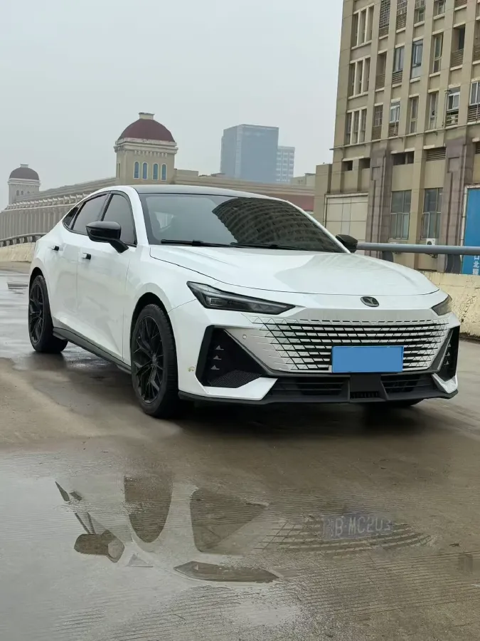 2022 ChangAn UNI-V 1.5T 188HP L4 7DCT,autocango,china used car exporter,china ev exporter,chinese used car exporter,chinese used ev exporter