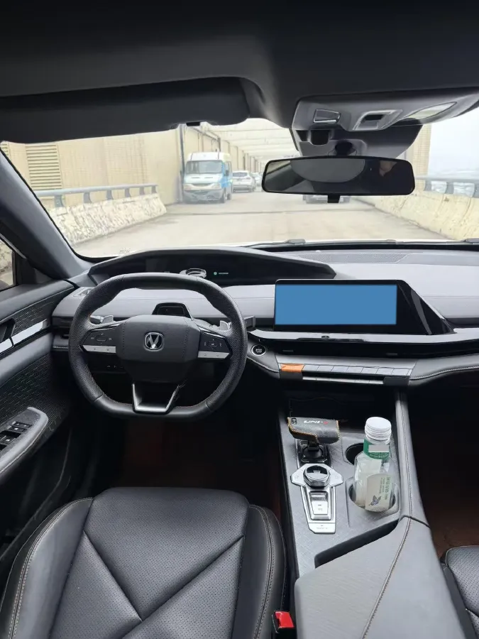 2022 ChangAn UNI-V 1.5T 188HP L4 7DCT,autocango,china used car exporter,china ev exporter,chinese used car exporter,chinese used ev exporter