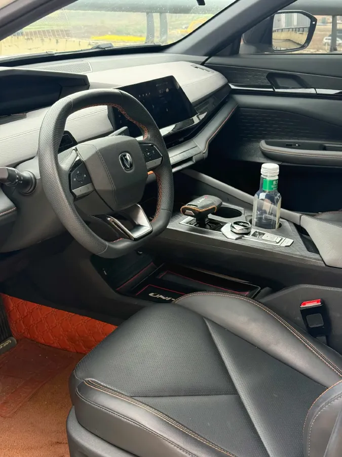 2022 ChangAn UNI-V 1.5T 188HP L4 7DCT,autocango,china used car exporter,china ev exporter,chinese used car exporter,chinese used ev exporter