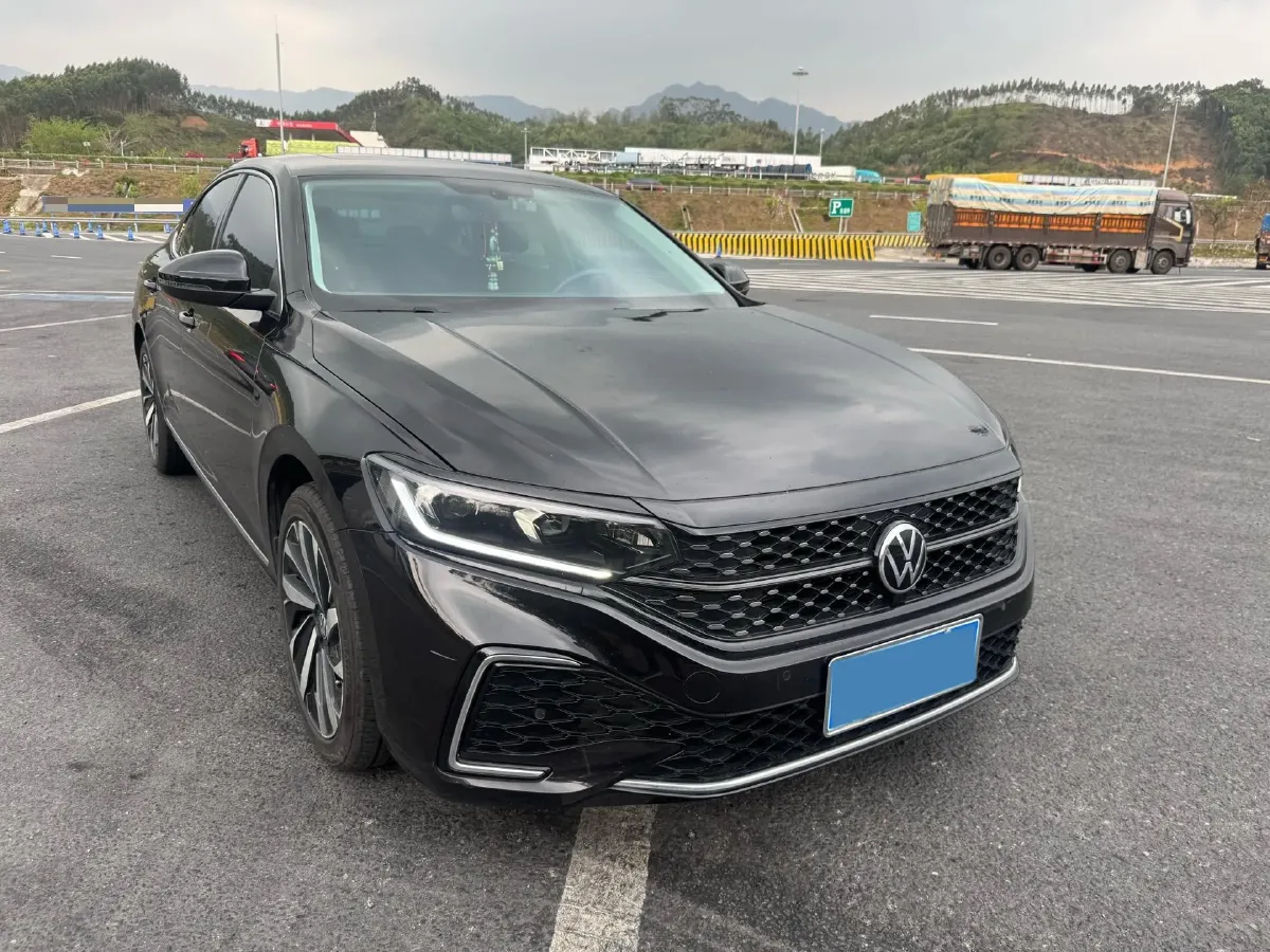 2021 Volkswagen Passat 2.0T 186HP L4 7DCT,autocango,china used car exporter,china ev exporter,chinese used car exporter,chinese used ev exporter