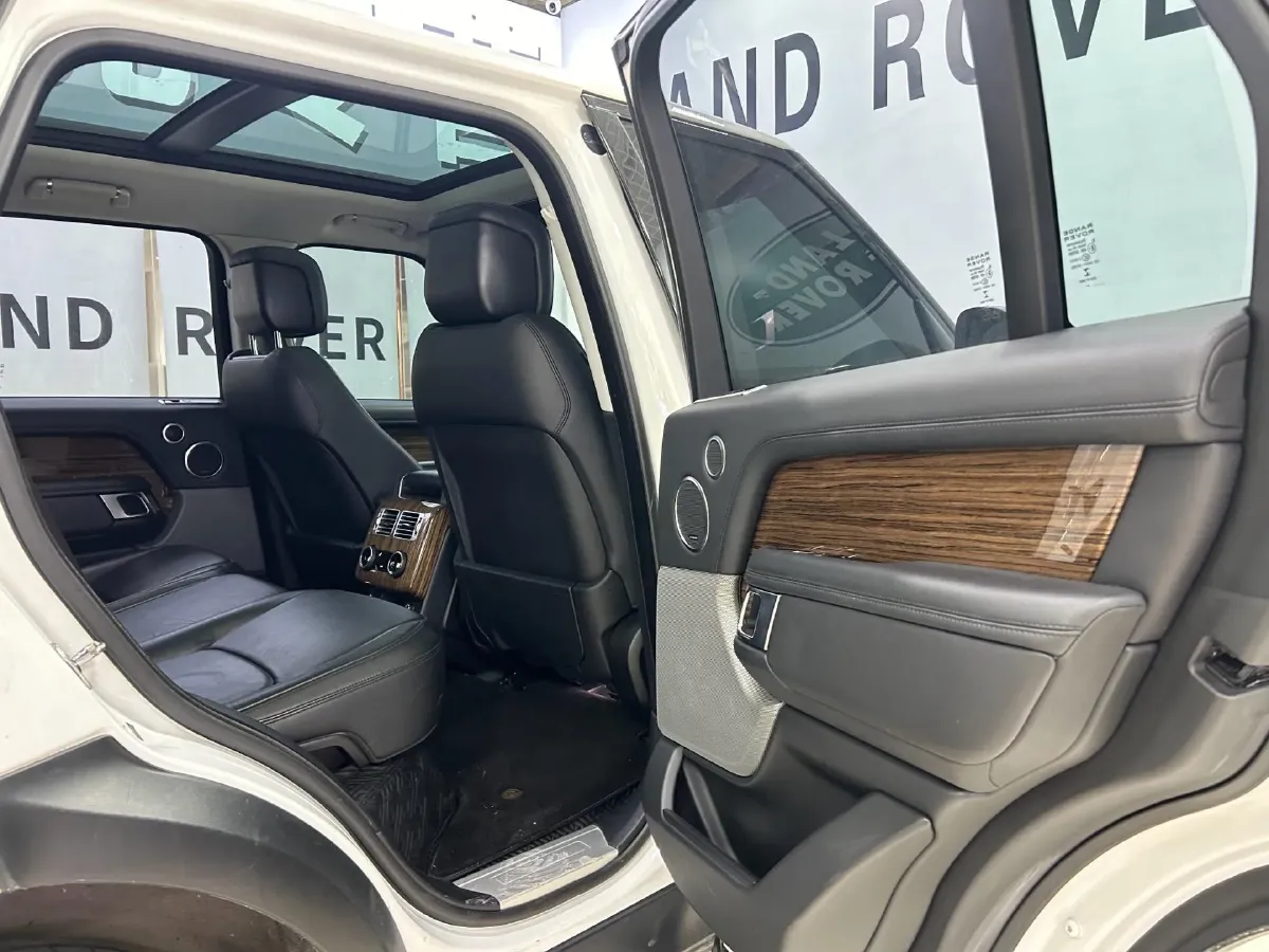 2018 Land Rover Range Rover Evoque 2.0T 241HP L4 9AT,autocango,china used car exporter,china ev exporter,chinese used car exporter,chinese used ev exporter