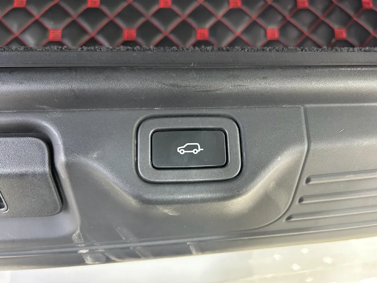 2018 Land Rover Range Rover Evoque 2.0T 241HP L4 9AT,autocango,china used car exporter,china ev exporter,chinese used car exporter,chinese used ev exporter