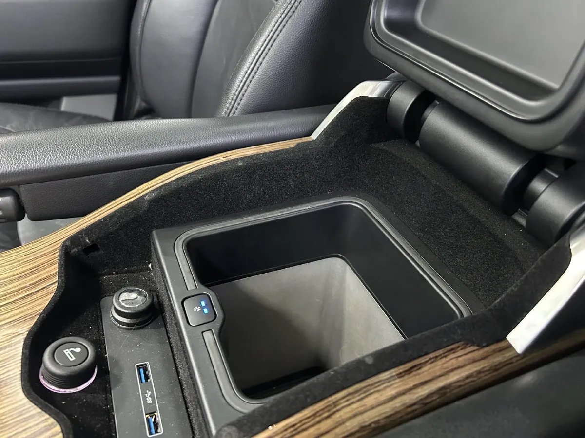 2018 Land Rover Range Rover Evoque 2.0T 241HP L4 9AT,autocango,china used car exporter,china ev exporter,chinese used car exporter,chinese used ev exporter