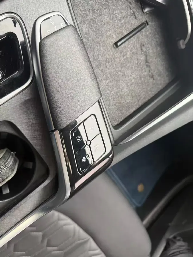 2022 ChangAn UNI-T 1.5T 188HP L4 7DCT,autocango,china used car exporter,china ev exporter,chinese used car exporter,chinese used ev exporter