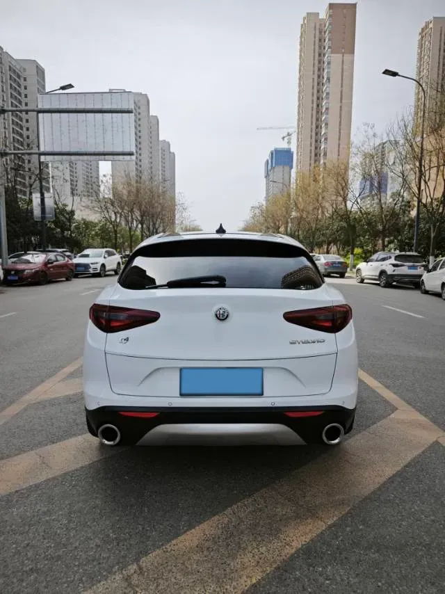 2017 Jaguar XE 2.0T 240HP L4 8AT,autocango,china used car exporter,china ev exporter,chinese used car exporter,chinese used ev exporter