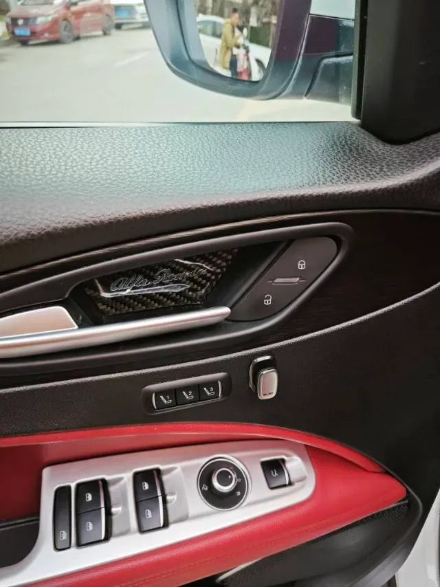 2017 Jaguar XE 2.0T 240HP L4 8AT,autocango,china used car exporter,china ev exporter,chinese used car exporter,chinese used ev exporter