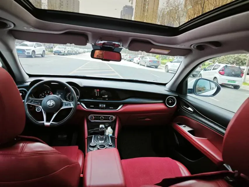 2017 Jaguar XE 2.0T 240HP L4 8AT,autocango,china used car exporter,china ev exporter,chinese used car exporter,chinese used ev exporter