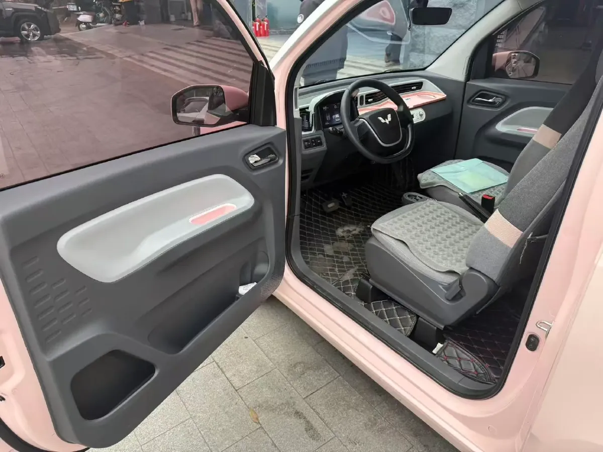 2021 WuLing HongGuang MINI EV BEV 13.8KWH,autocango,china used car exporter,china ev exporter,chinese used car exporter,chinese used ev exporter