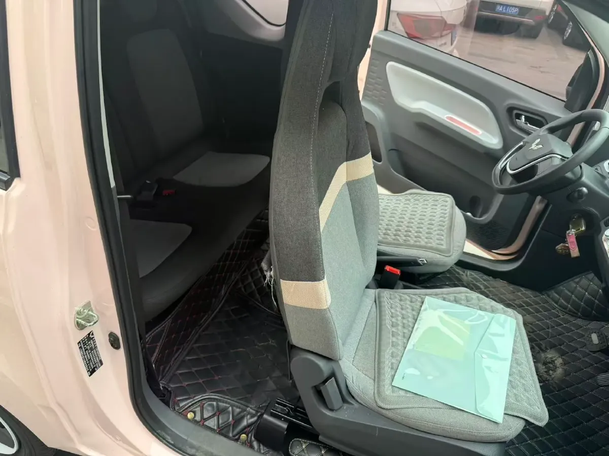 2021 WuLing HongGuang MINI EV BEV 13.8KWH,autocango,china used car exporter,china ev exporter,chinese used car exporter,chinese used ev exporter