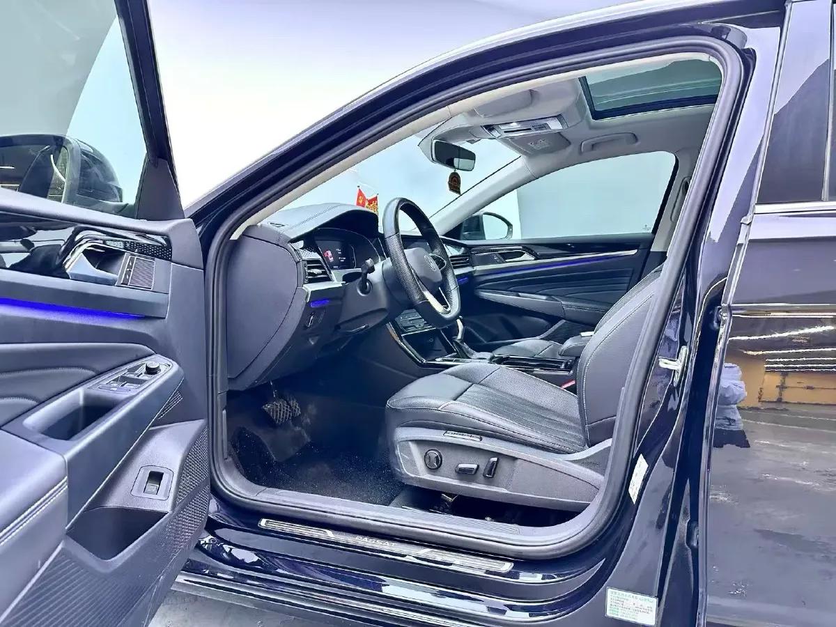 2022 Xpeng P7 BEV 60.2KWH,autocango,china used car exporter,china ev exporter,chinese used car exporter,chinese used ev exporter