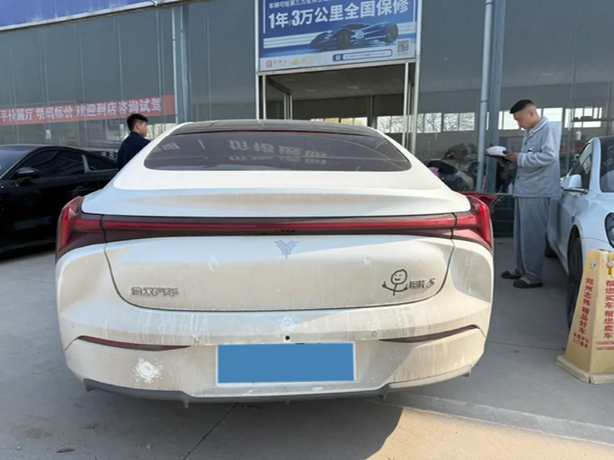 2022 Jeep Grand Commander 2.0T 234HP L4 9AT,autocango,china used car exporter,china ev exporter,chinese used car exporter,chinese used ev exporter