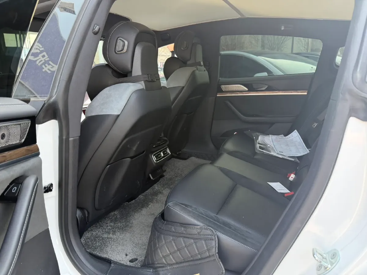 2022 Jeep Grand Commander 2.0T 234HP L4 9AT,autocango,china used car exporter,china ev exporter,chinese used car exporter,chinese used ev exporter