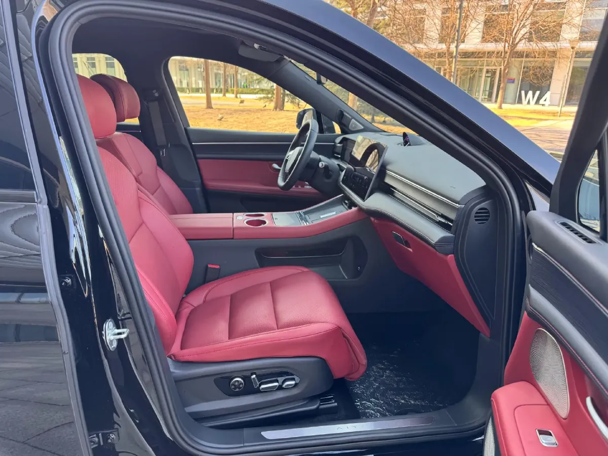 2025 AITO AITO M5 1.5T 152HP L4 REEV 42KWH,autocango,china used car exporter,china ev exporter,chinese used car exporter,chinese used ev exporter