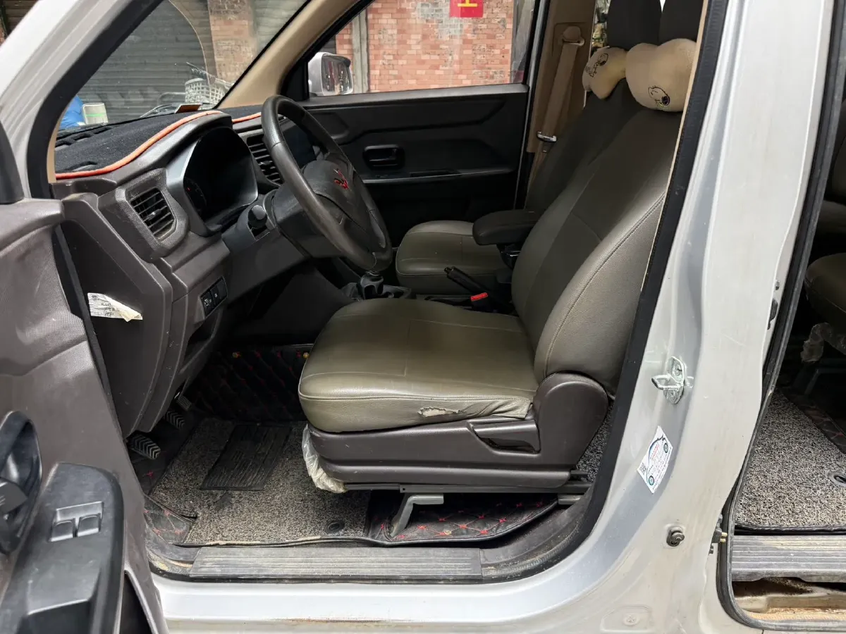 2021 WuLing HongGuang V 1.5L 99HP L4 6MT,autocango,china used car exporter,china ev exporter,chinese used car exporter,chinese used ev exporter