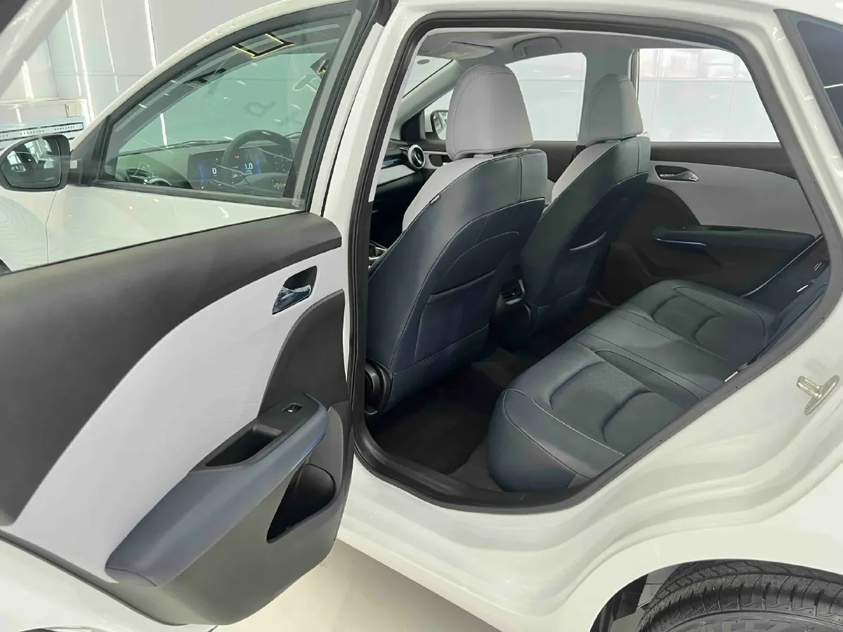 2023 Chevrolet Monza 1.5L 113HP L4 6DCT,autocango,china used car exporter,china ev exporter,chinese used car exporter,chinese used ev exporter