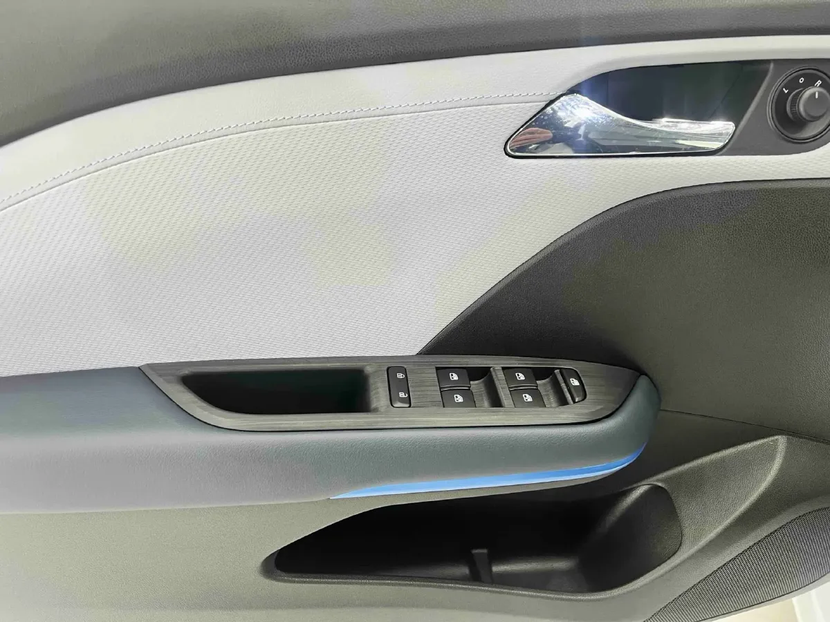 2023 Chevrolet Monza 1.5L 113HP L4 6DCT,autocango,china used car exporter,china ev exporter,chinese used car exporter,chinese used ev exporter