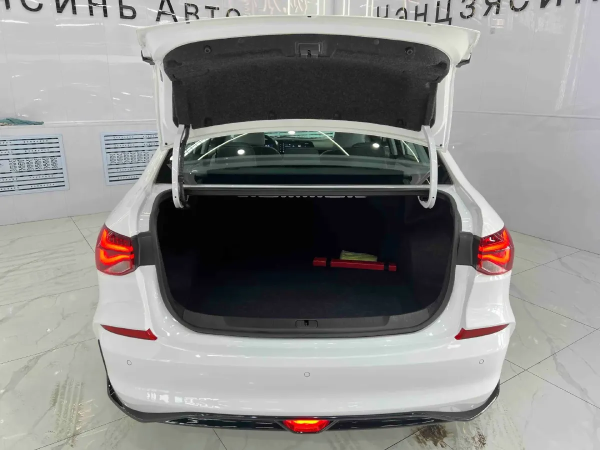 2023 Chevrolet Monza 1.5L 113HP L4 6DCT,autocango,china used car exporter,china ev exporter,chinese used car exporter,chinese used ev exporter