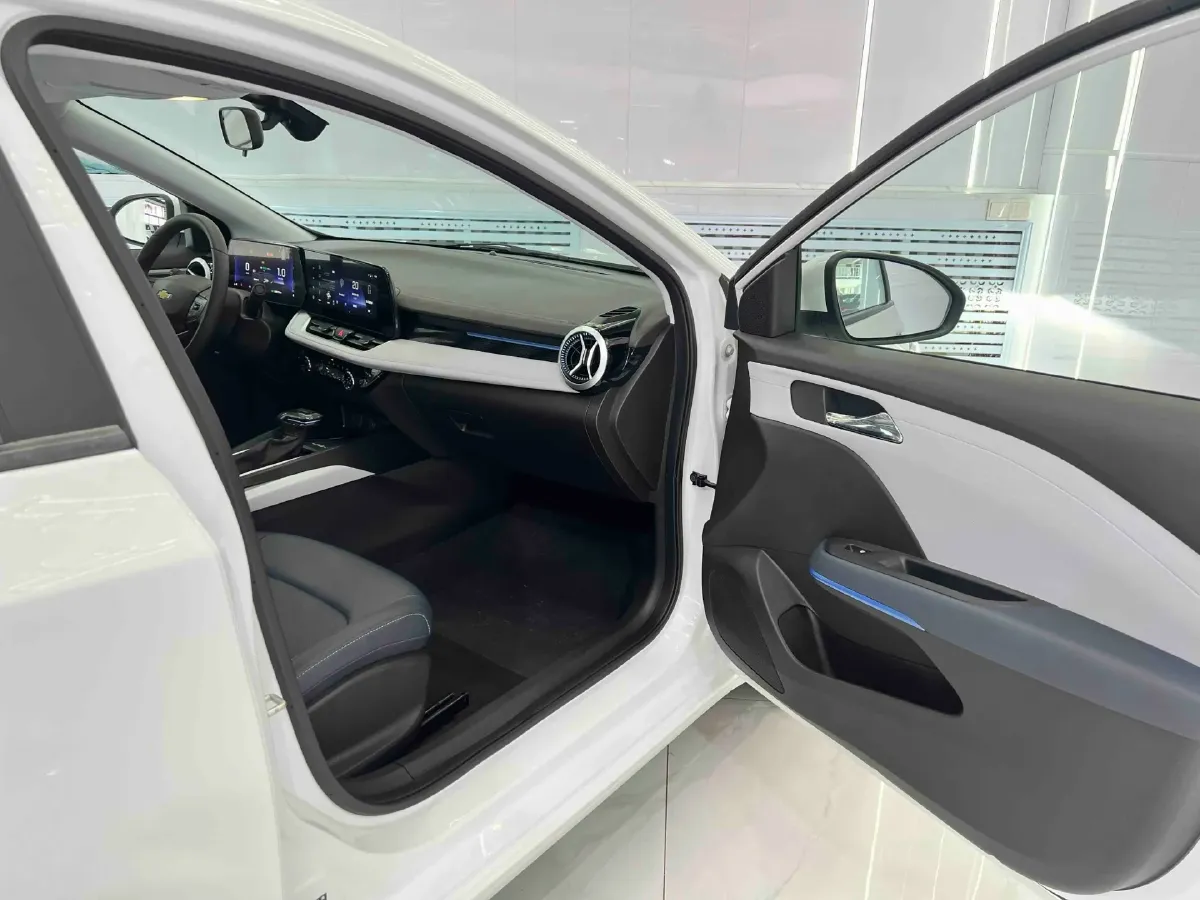 2023 Chevrolet Monza 1.5L 113HP L4 6DCT,autocango,china used car exporter,china ev exporter,chinese used car exporter,chinese used ev exporter