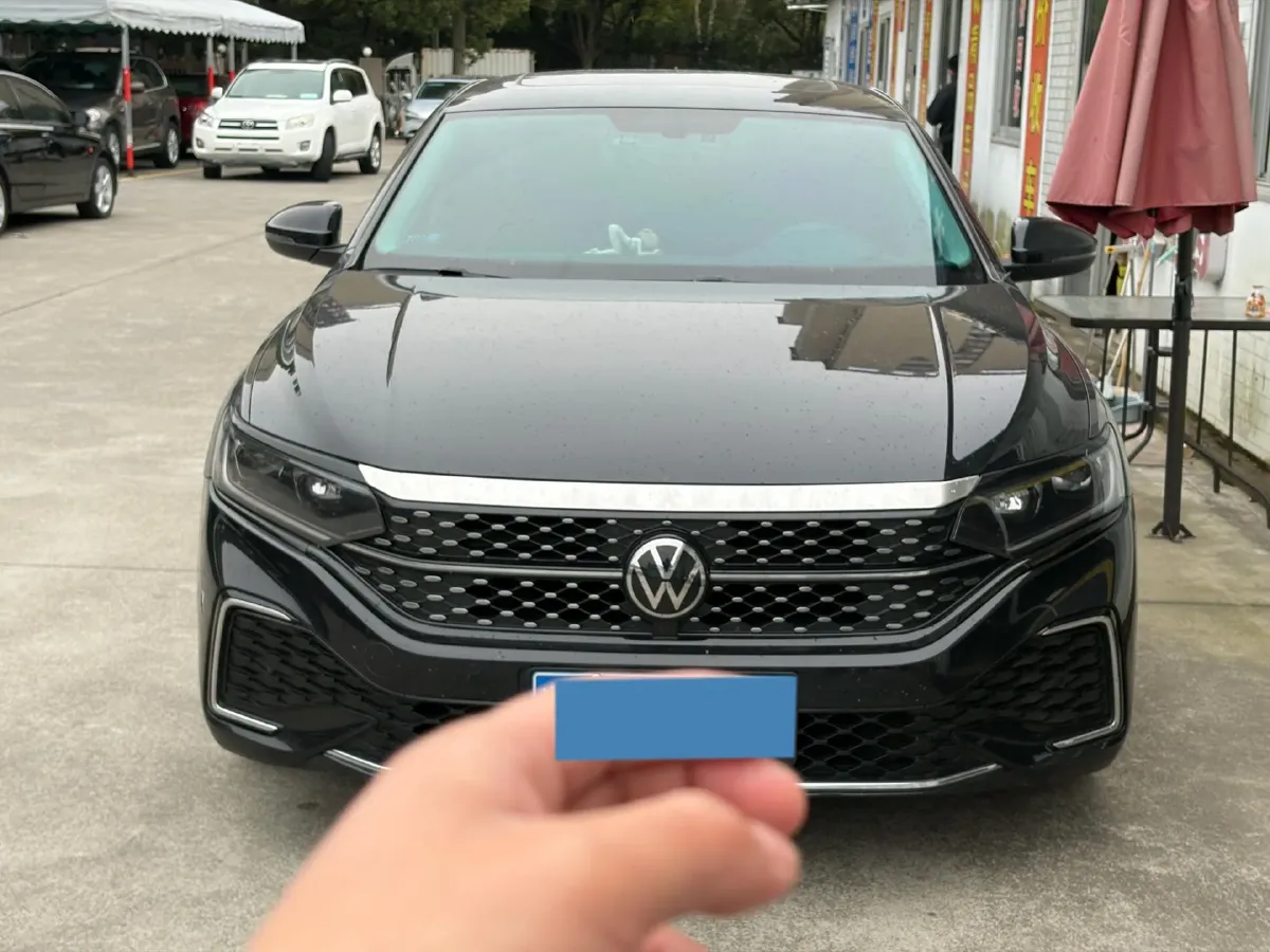 2023 Volkswagen Passat 2.0T 186HP L4 7DCT,autocango,china used car exporter,china ev exporter,chinese used car exporter,chinese used ev exporter