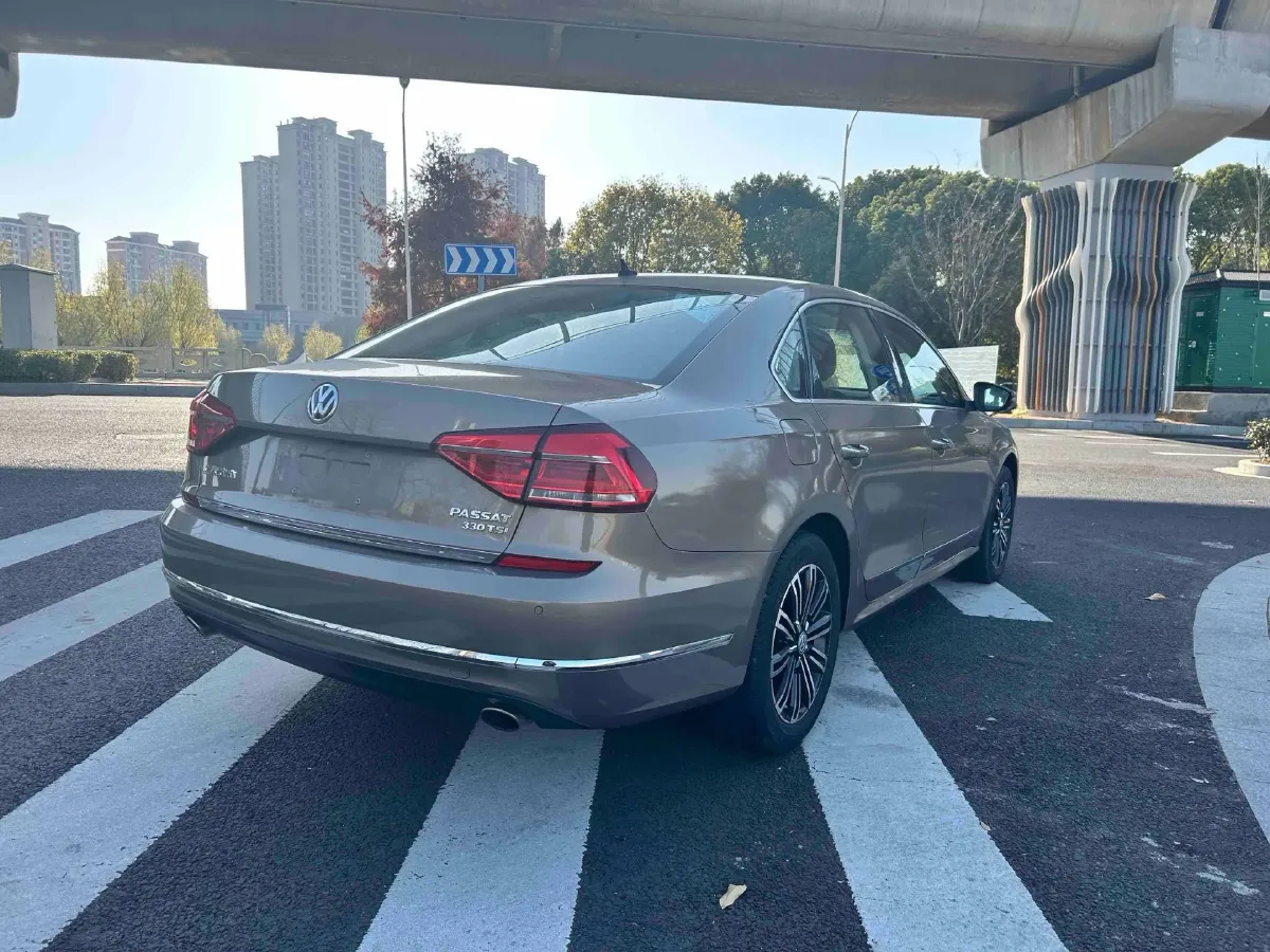2017 Volkswagen Passat 1.8T 180HP L4 7DCT,autocango,china used car exporter,china ev exporter,chinese used car exporter,chinese used ev exporter