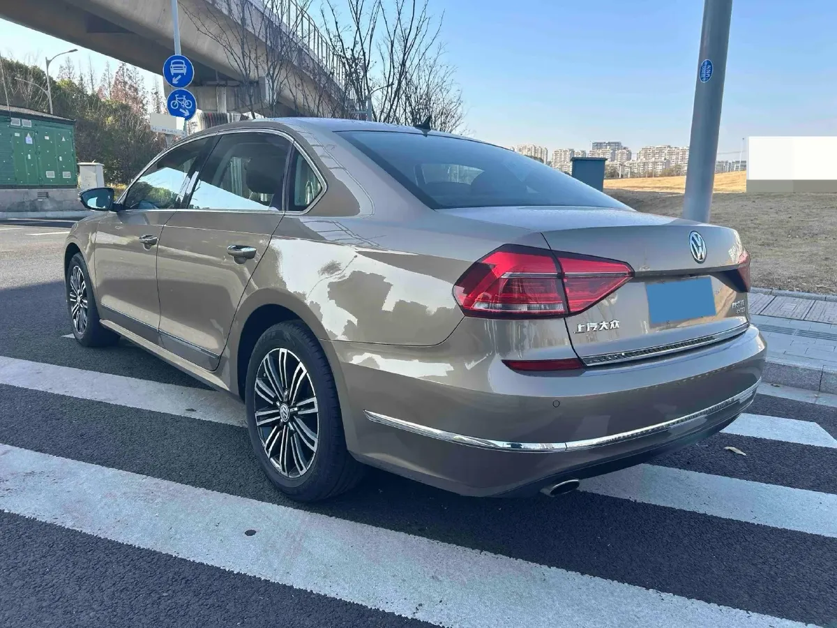 2017 Volkswagen Passat 1.8T 180HP L4 7DCT,autocango,china used car exporter,china ev exporter,chinese used car exporter,chinese used ev exporter