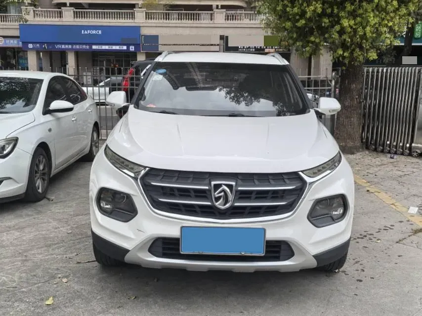 2017 BaoJun 310W 1.5L 105HP L4 6MT,autocango,china used car exporter,china ev exporter,chinese used car exporter,chinese used ev exporter