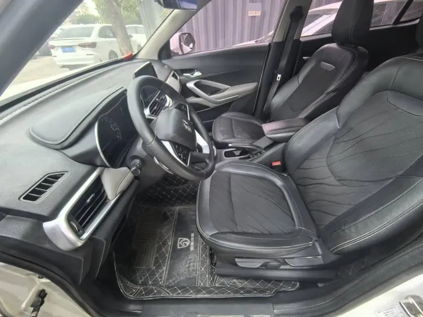 2017 BaoJun 310W 1.5L 105HP L4 6MT,autocango,china used car exporter,china ev exporter,chinese used car exporter,chinese used ev exporter