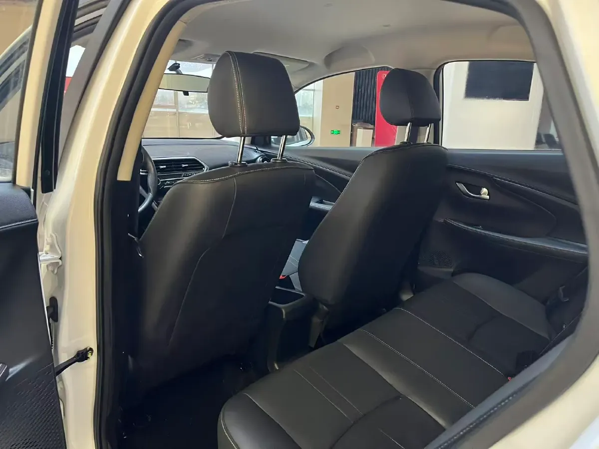 2019 ChangAn Alsvin 1.5L 107HP L4 5DCT,autocango,china used car exporter,china ev exporter,chinese used car exporter,chinese used ev exporter