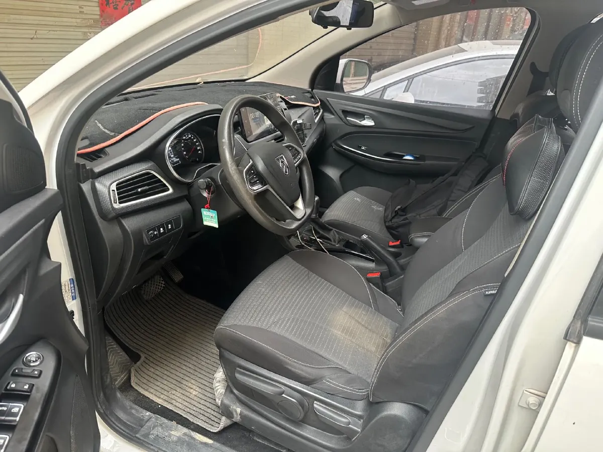 2021 BaoJun 730 1.5T 147HP L4 6MT,autocango,china used car exporter,china ev exporter,chinese used car exporter,chinese used ev exporter