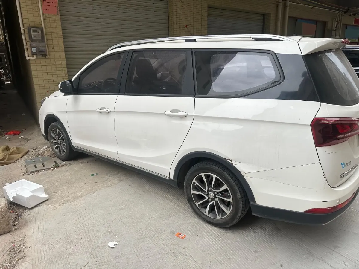 2021 BaoJun 730 1.5T 147HP L4 6MT,autocango,china used car exporter,china ev exporter,chinese used car exporter,chinese used ev exporter