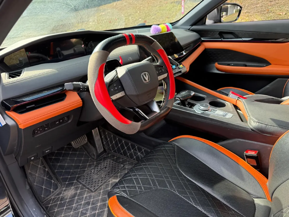 2023 ChangAn UNI-V 1.5T 188HP L4 7DCT,autocango,china used car exporter,china ev exporter,chinese used car exporter,chinese used ev exporter