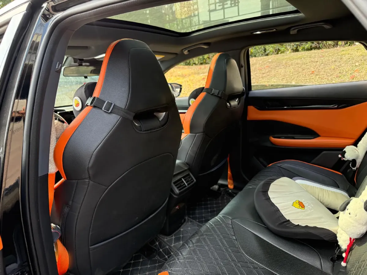 2023 ChangAn UNI-V 1.5T 188HP L4 7DCT,autocango,china used car exporter,china ev exporter,chinese used car exporter,chinese used ev exporter