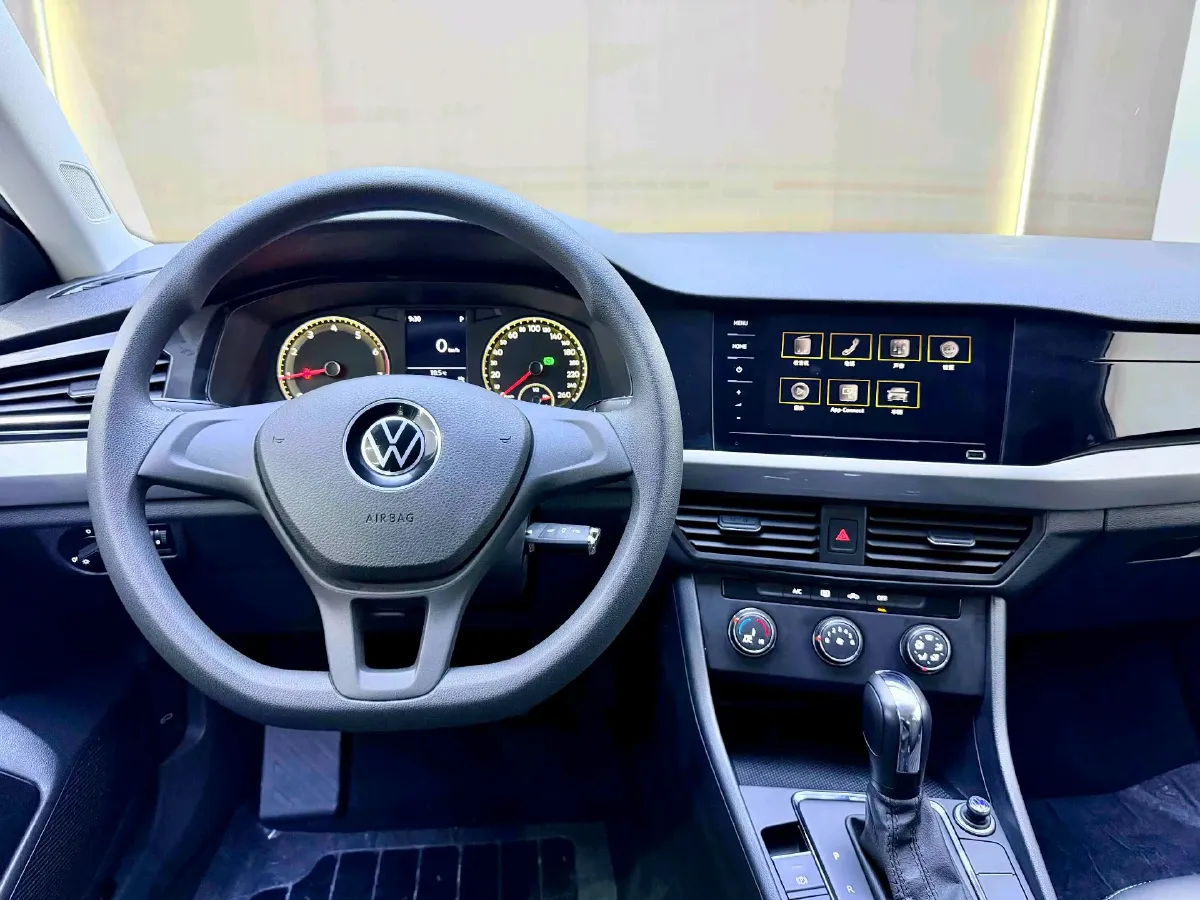 2021 Volkswagen Bora 1.5L 113HP L4 6AT,autocango,china used car exporter,china ev exporter,chinese used car exporter,chinese used ev exporter