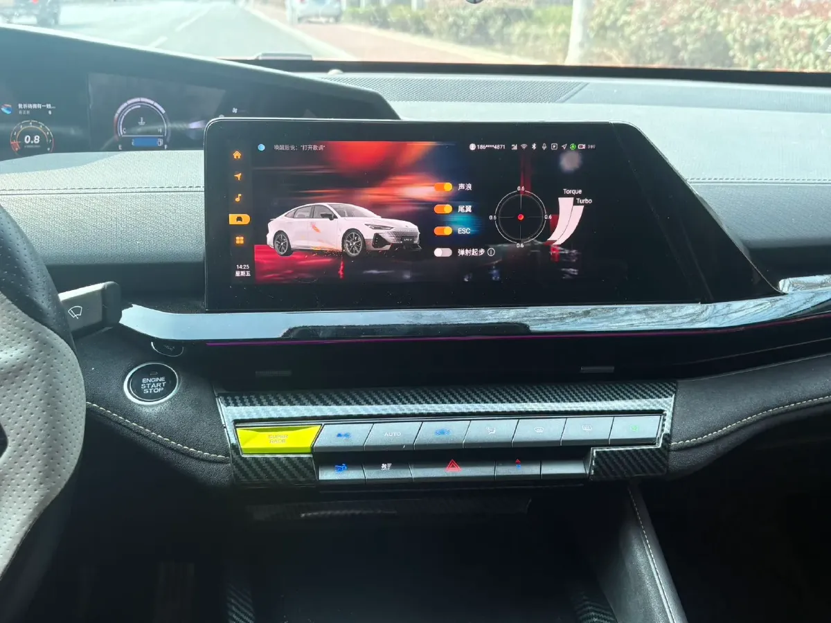 2022 ChangAn UNI-V 2.0T 233HP L4 8AT,autocango,china used car exporter,china ev exporter,chinese used car exporter,chinese used ev exporter