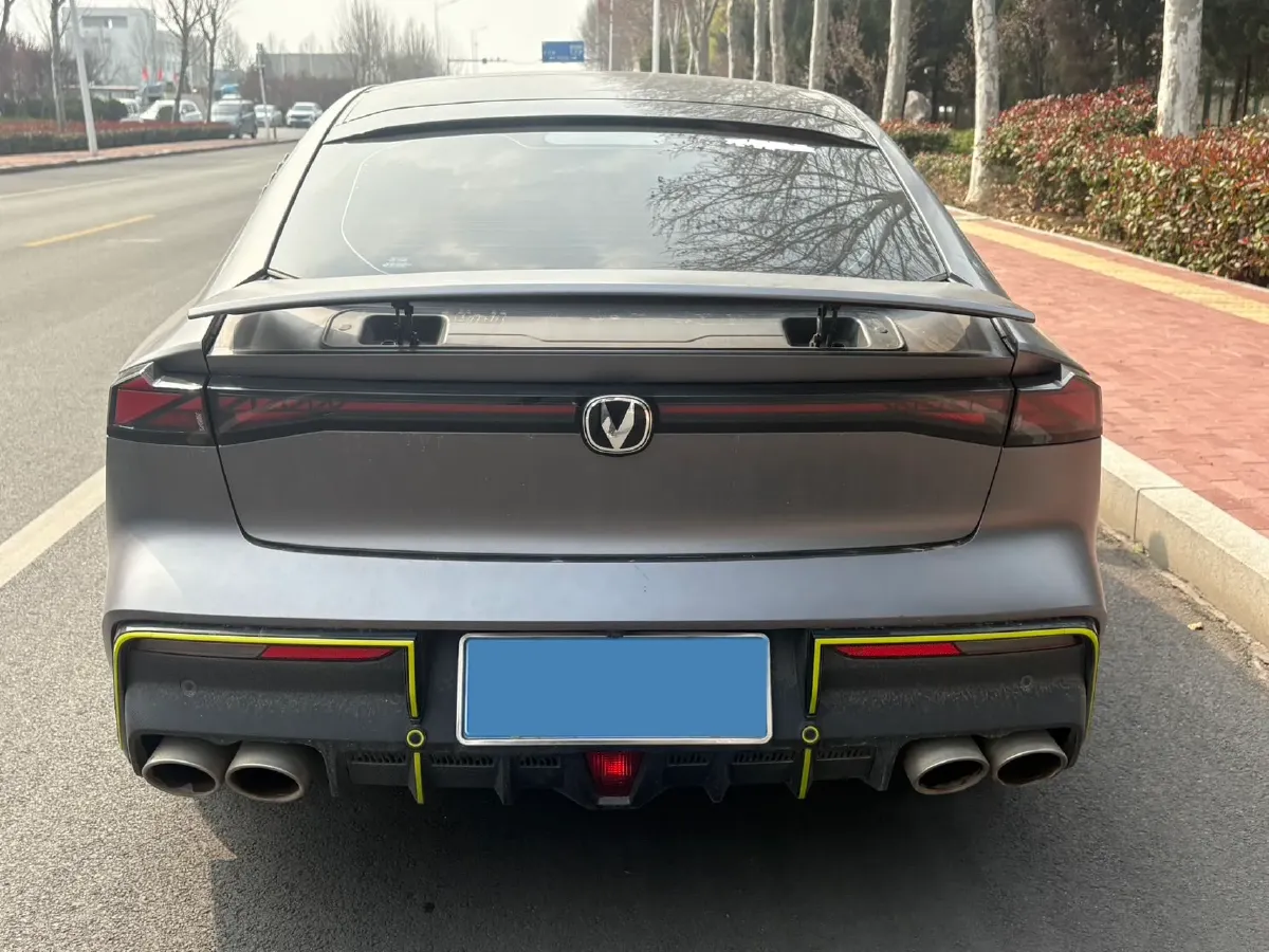 2022 ChangAn UNI-V 2.0T 233HP L4 8AT,autocango,china used car exporter,china ev exporter,chinese used car exporter,chinese used ev exporter