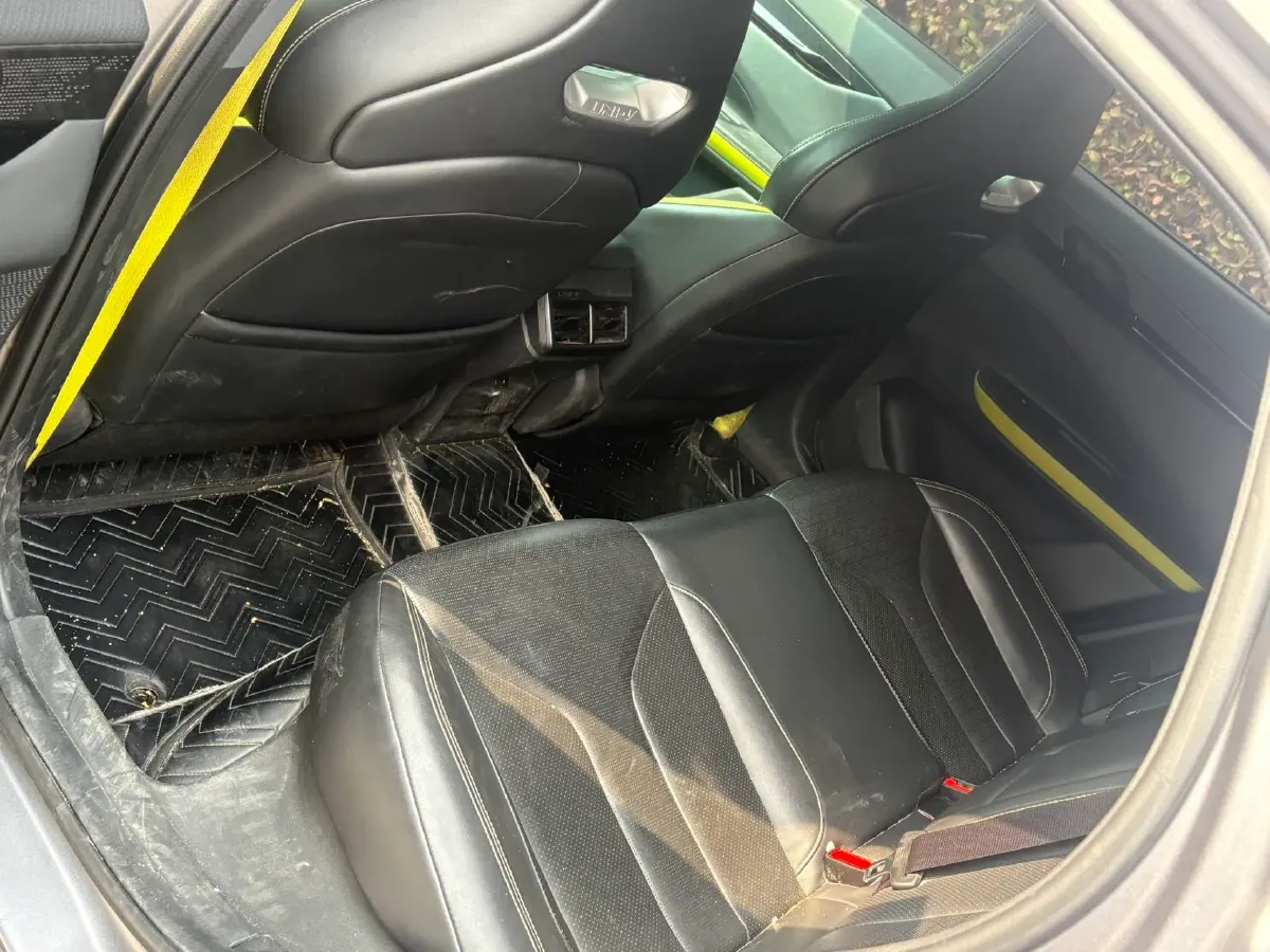 2022 ChangAn UNI-V 2.0T 233HP L4 8AT,autocango,china used car exporter,china ev exporter,chinese used car exporter,chinese used ev exporter