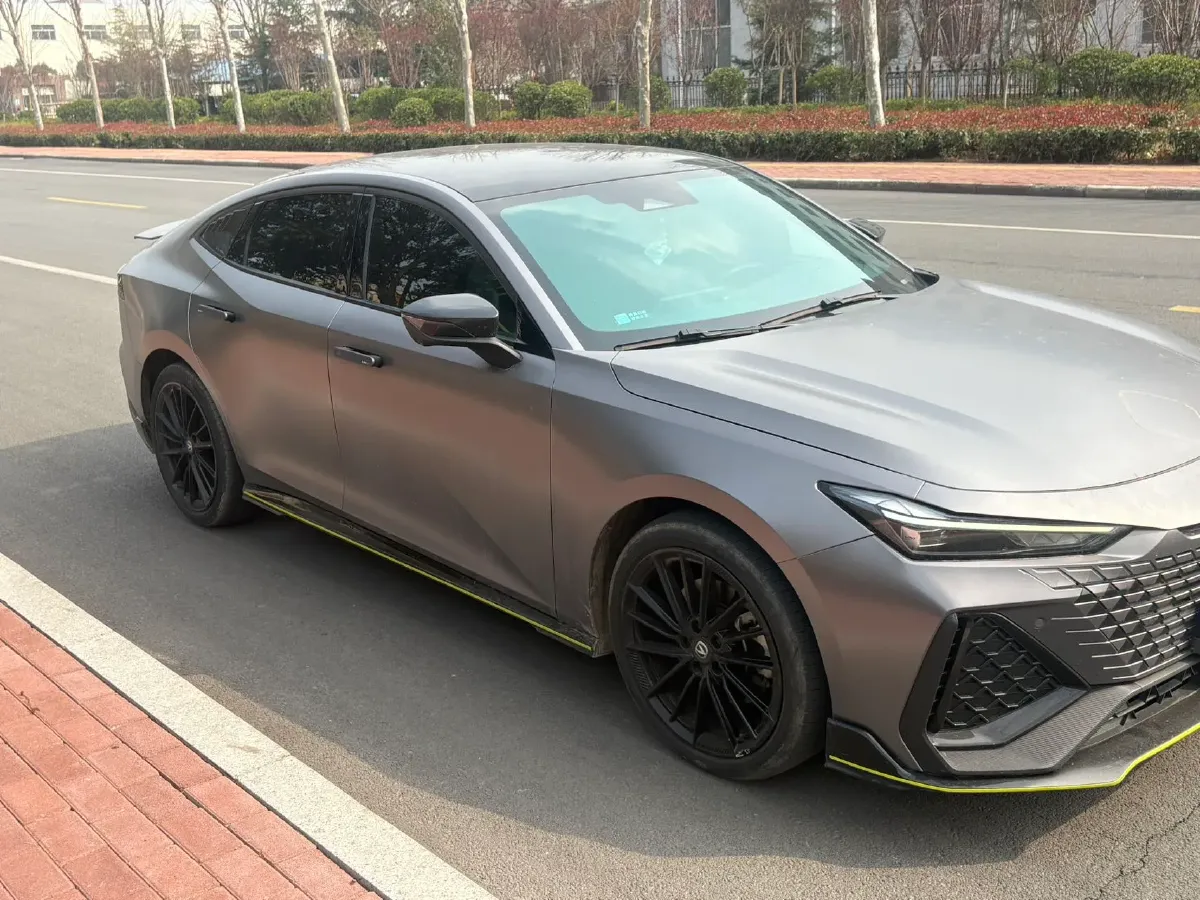 2022 ChangAn UNI-V 2.0T 233HP L4 8AT,autocango,china used car exporter,china ev exporter,chinese used car exporter,chinese used ev exporter