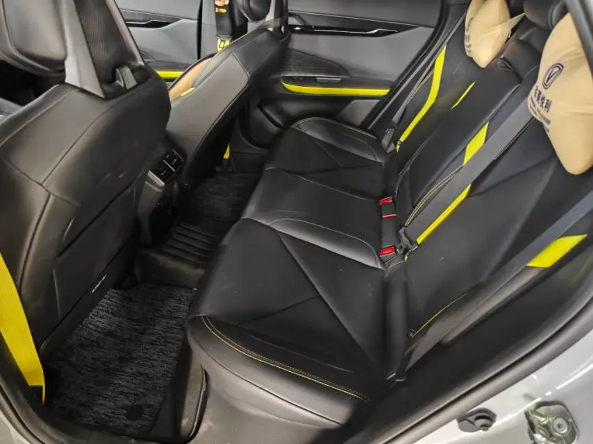 2022 ChangAn UNI-V 1.5T 188HP L4 7DCT,autocango,china used car exporter,china ev exporter,chinese used car exporter,chinese used ev exporter