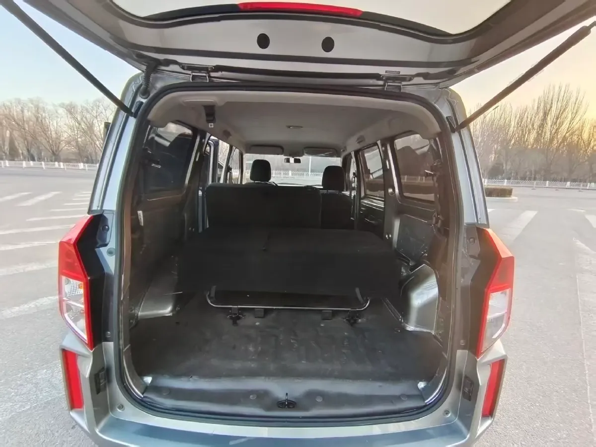 2021 WuLing HongGuang Plus 1.5L 99HP L4 6MT,autocango,china used car exporter,china ev exporter,chinese used car exporter,chinese used ev exporter