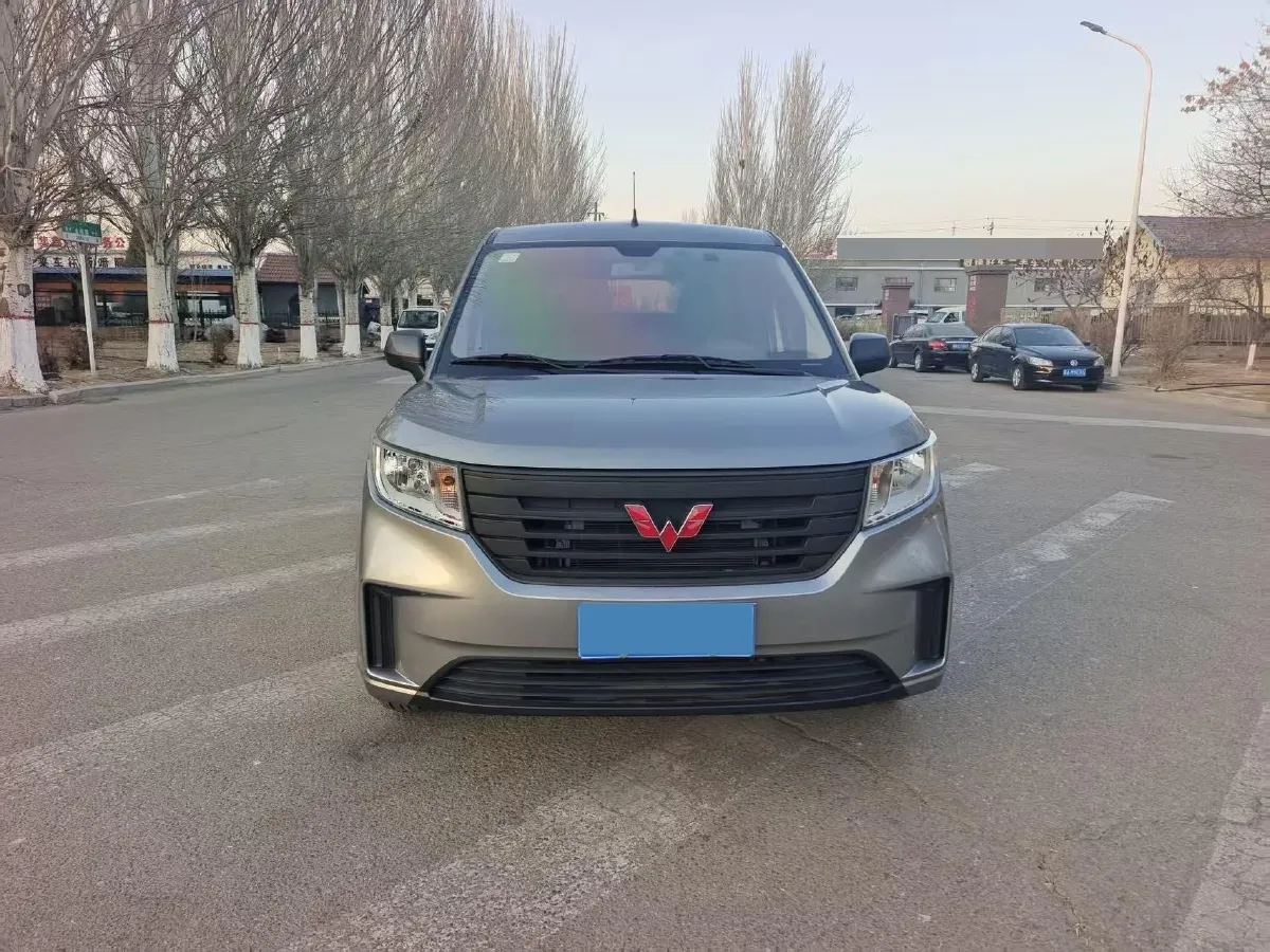 2021 WuLing HongGuang Plus 1.5L 99HP L4 6MT,autocango,china used car exporter,china ev exporter,chinese used car exporter,chinese used ev exporter
