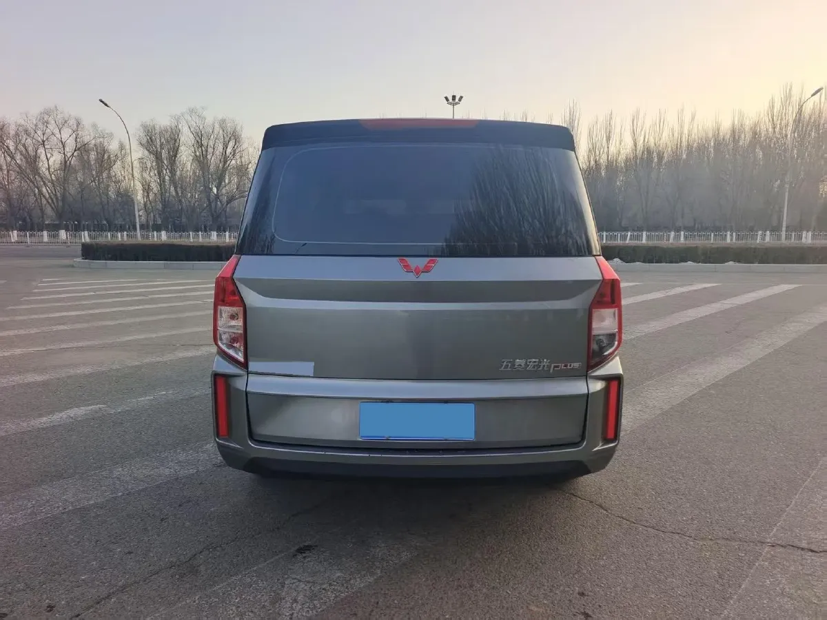 2021 WuLing HongGuang Plus 1.5L 99HP L4 6MT,autocango,china used car exporter,china ev exporter,chinese used car exporter,chinese used ev exporter