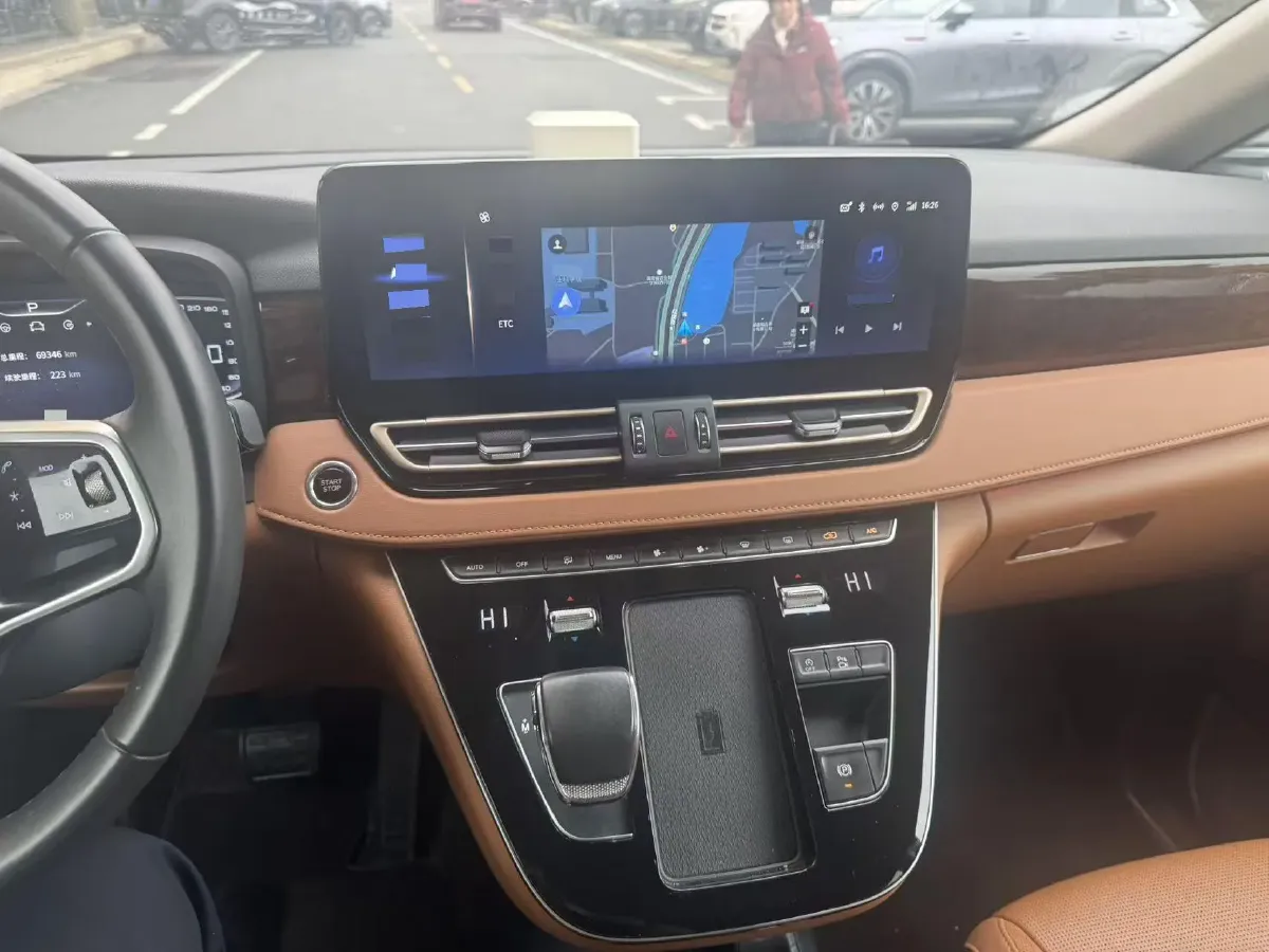 2023 HongQi HQ9 2.0T 252HP L4 8AT,autocango,china used car exporter,china ev exporter,chinese used car exporter,chinese used ev exporter