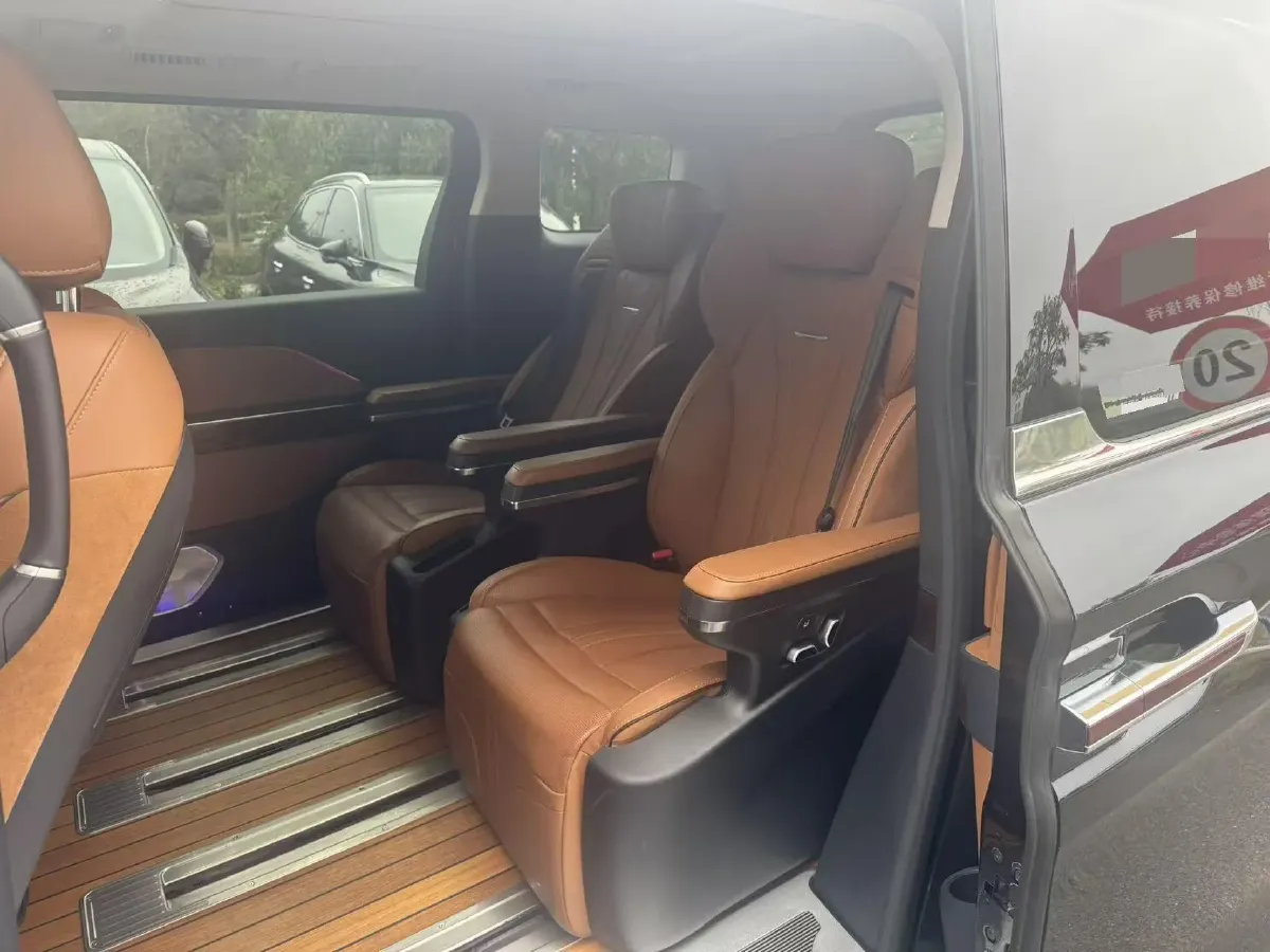 2023 HongQi HQ9 2.0T 252HP L4 8AT,autocango,china used car exporter,china ev exporter,chinese used car exporter,chinese used ev exporter