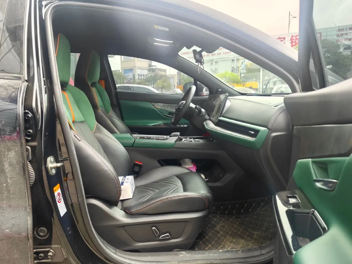 2022 ChangAn UNI-T 1.5T 188HP L4 7DCT,autocango,china used car exporter,china ev exporter,chinese used car exporter,chinese used ev exporter