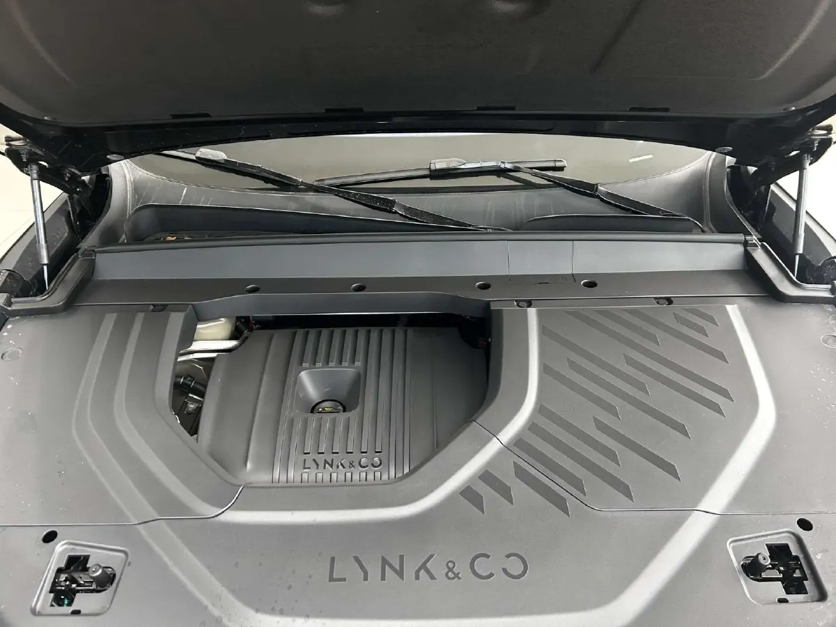 2025 LYNK&CO 900 2.0T 254HP L4 3DHT PHEV,autocango,china used car exporter,china ev exporter,chinese used car exporter,chinese used ev exporter