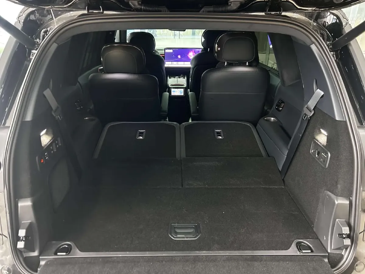 2025 LYNK&CO 900 2.0T 254HP L4 3DHT PHEV,autocango,china used car exporter,china ev exporter,chinese used car exporter,chinese used ev exporter