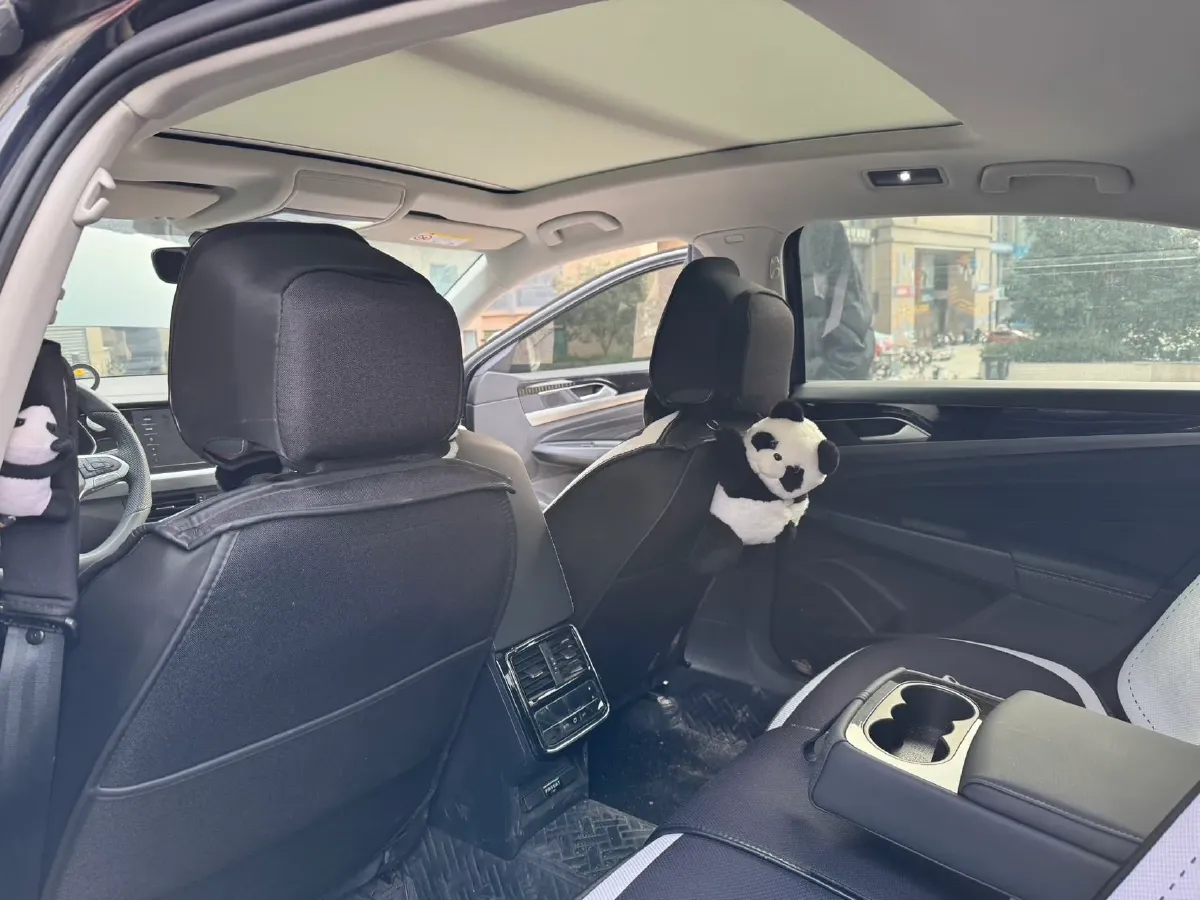 2025 Volkswagen Passat 2.0T 220HP L4 7DCT,autocango,china used car exporter,china ev exporter,chinese used car exporter,chinese used ev exporter