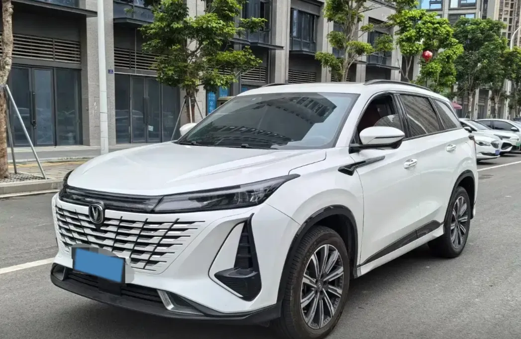 2023 ChangAn CS75 Plus 1.5T 188HP L4 8AT,autocango,china used car exporter,china ev exporter,chinese used car exporter,chinese used ev exporter
