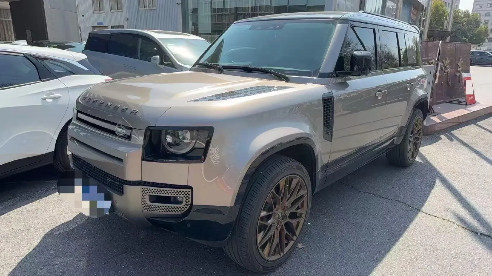 2022 Land Rover Defender 3.0T 400HP L6 8AT,autocango,china used car exporter,china ev exporter,chinese used car exporter,chinese used ev exporter